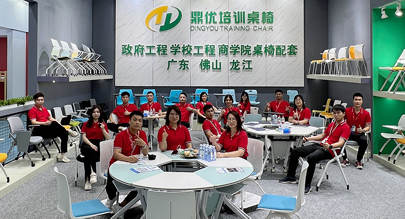 鼎优培训桌椅团队